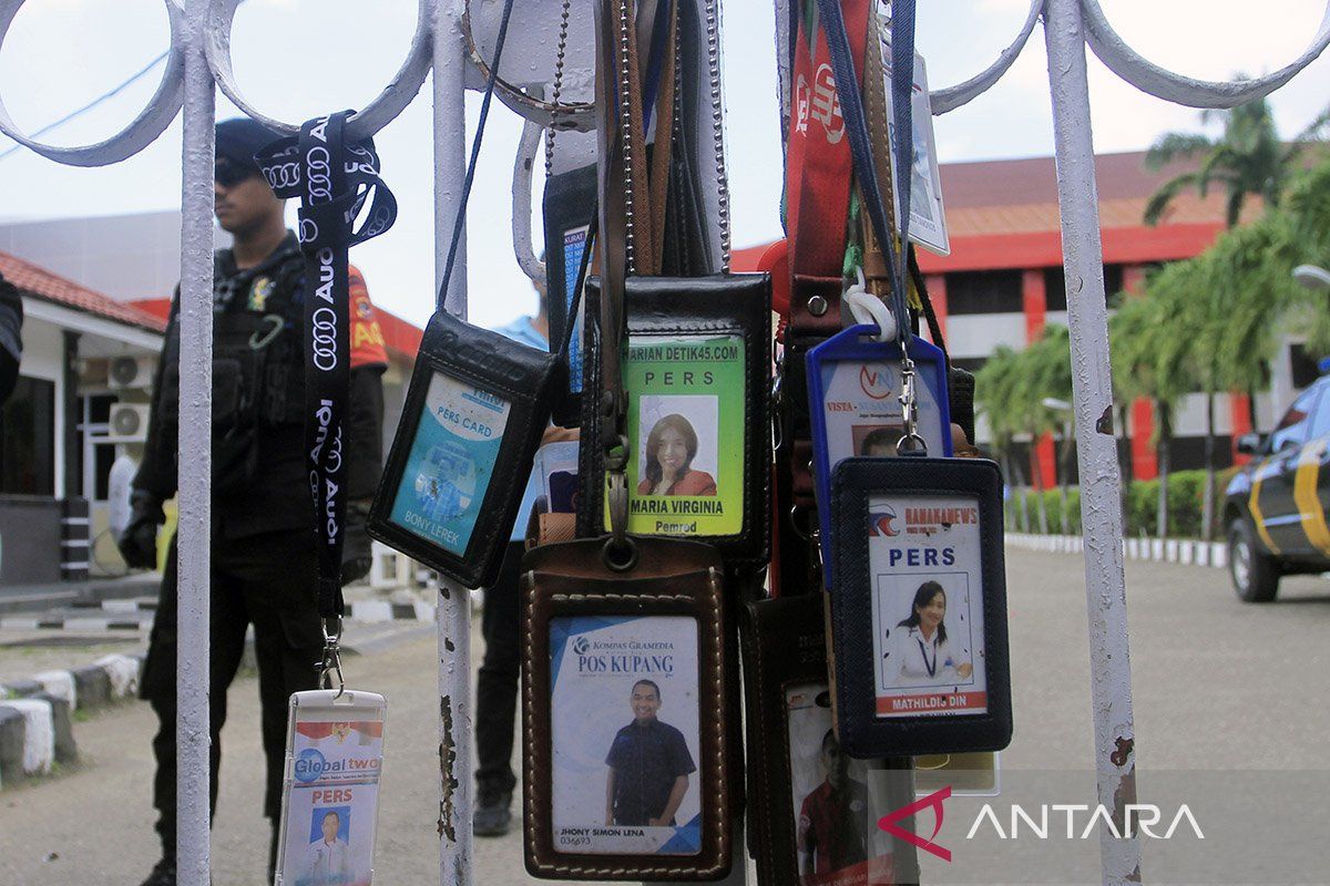 Simpang jalan pers antara sandyakala dan keberlanjutan